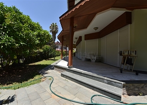 Простора вілла 7 + 1 в районі Кестель