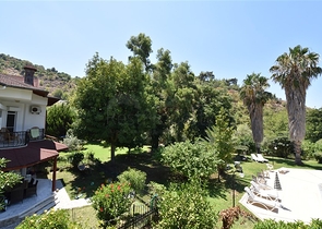 Простора вілла 7 + 1 в районі Кестель