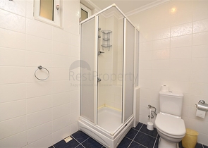 Простора вілла 7 + 1 в районі Кестель