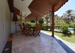 Простора вілла 7 + 1 в районі Кестель