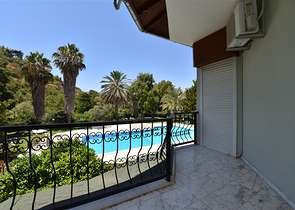 Простора вілла 7 + 1 в районі Кестель