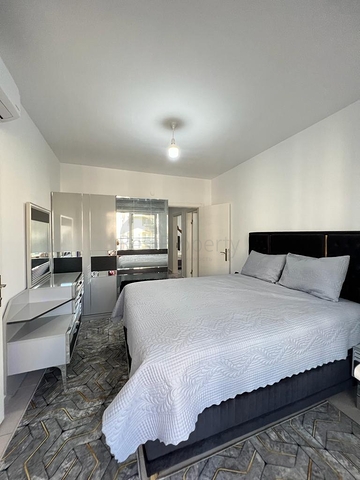 Мебльована трикімнатна квартира в Махмутларі 