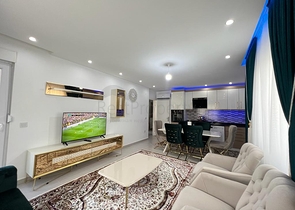 Мебльована трикімнатна квартира в Махмутларі 