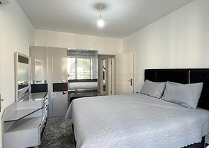 Мебльована трикімнатна квартира в Махмутларі 