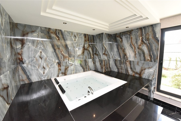 Пентхаус 2 + 1 під оренду в центрі Аланії