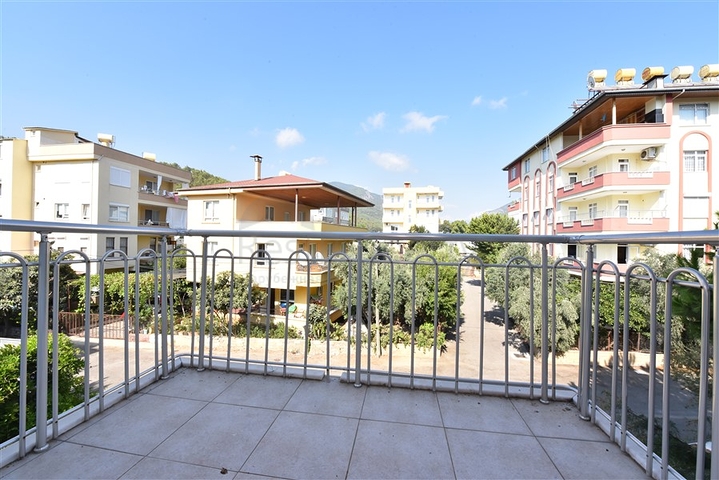 Вілла плануванням 6+1 з окремою кухнею в районі Кестель