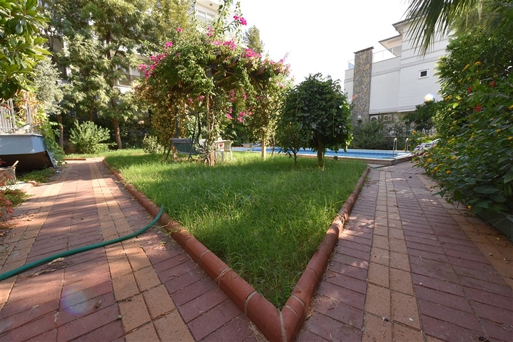 Вілла плануванням 6+1 з окремою кухнею в районі Кестель