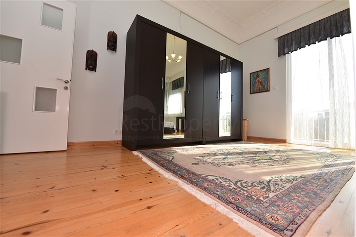 Вілла плануванням 6+1 з окремою кухнею в районі Кестель