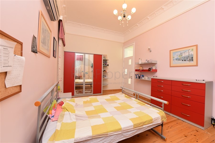 Вілла плануванням 6+1 з окремою кухнею в районі Кестель