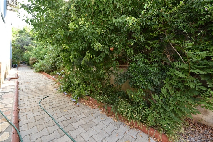 Вілла плануванням 6+1 з окремою кухнею в районі Кестель