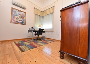 Вілла плануванням 6+1 з окремою кухнею в районі Кестель