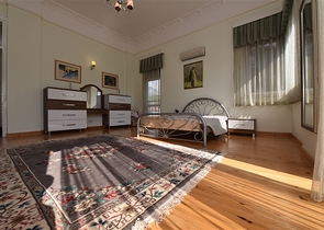 Вілла плануванням 6+1 з окремою кухнею в районі Кестель