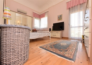 Вілла плануванням 6+1 з окремою кухнею в районі Кестель