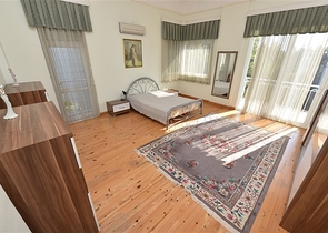 Вілла плануванням 6+1 з окремою кухнею в районі Кестель