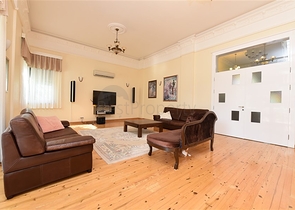 Вілла плануванням 6+1 з окремою кухнею в районі Кестель