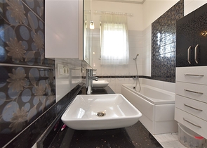 Вілла плануванням 6+1 з окремою кухнею в районі Кестель