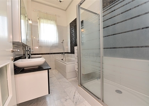 Вілла плануванням 6+1 з окремою кухнею в районі Кестель