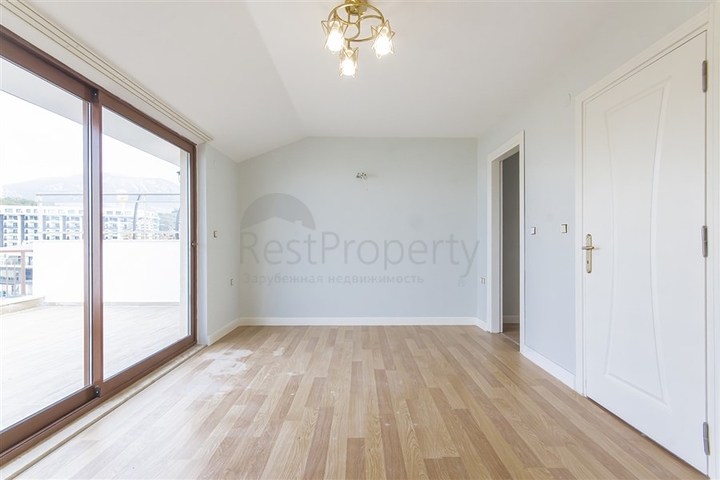 Пентхаус 3 + 1 з видом на море