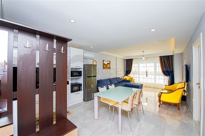 Простора двокімнатна квартира в Махмутларі