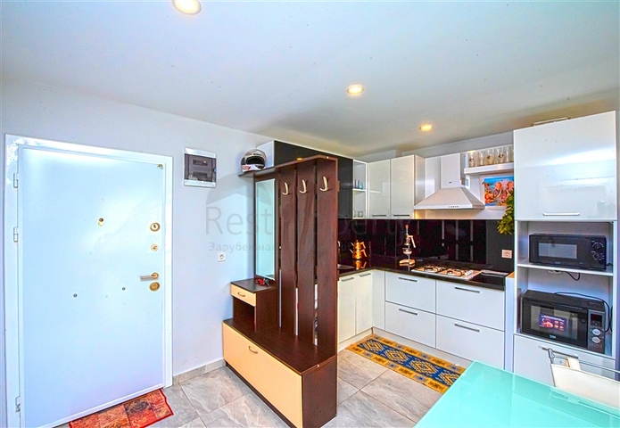 Простора двокімнатна квартира в Махмутларі