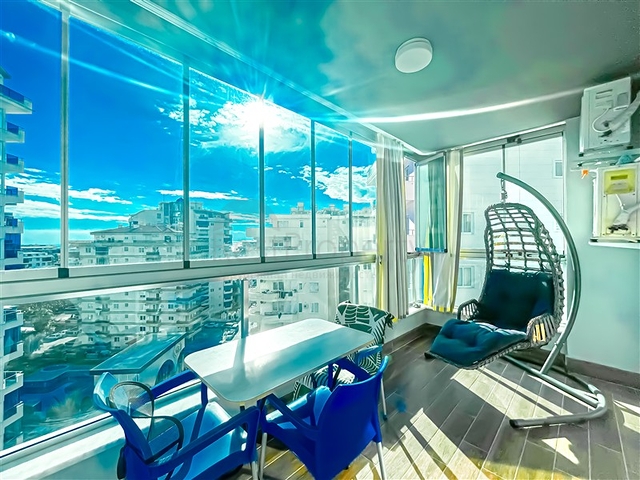 Простора двокімнатна квартира в Махмутларі