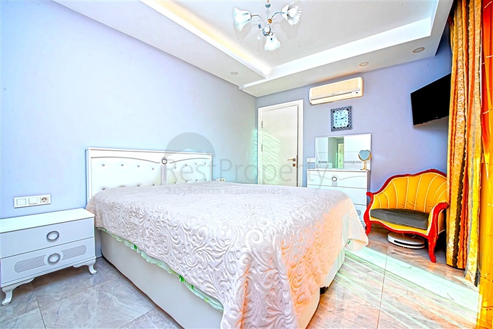 Простора двокімнатна квартира в Махмутларі