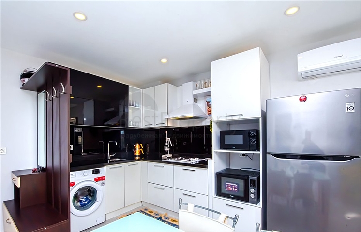 Простора двокімнатна квартира в Махмутларі