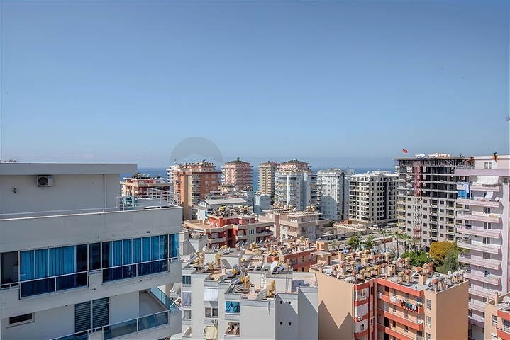 Трикімнатна квартира в районі Махмутлар в 400 м від моря