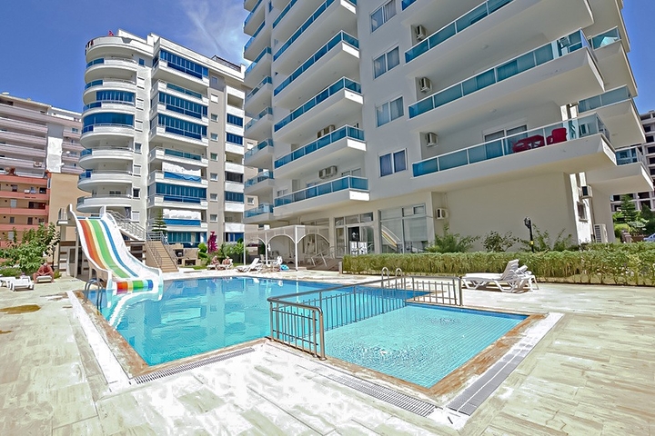 Трикімнатна квартира в районі Махмутлар в 400 м від моря