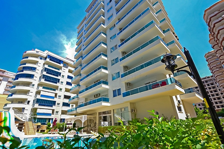 Трикімнатна квартира в районі Махмутлар в 400 м від моря