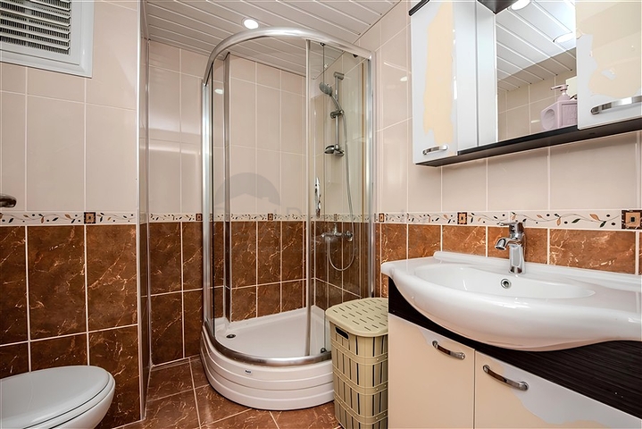 Трикімнатна квартира в районі Махмутлар в 400 м від моря