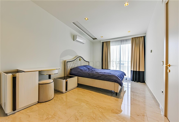 Пентхаус 4+1 в центрі Аланії в 150 м від моря