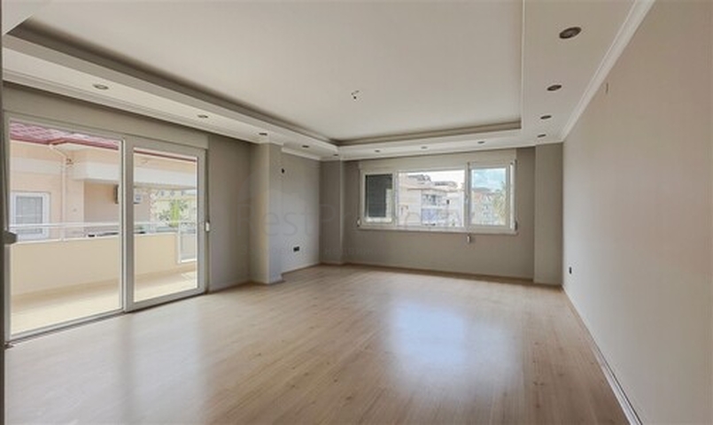 Квартира 3+1 в 200 м від моря в центрі Аланії