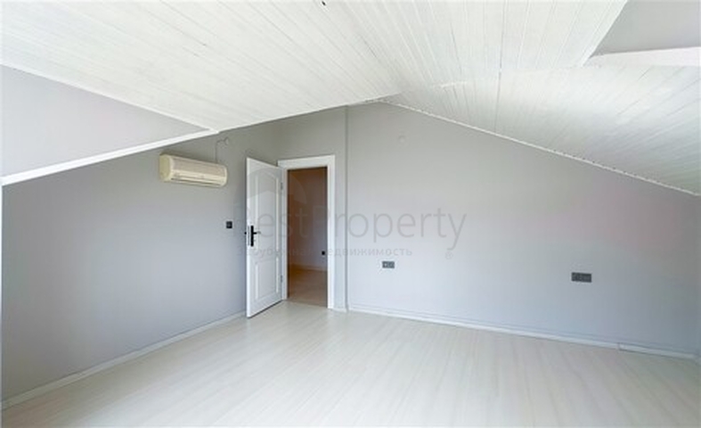 Квартира 3+1 в 200 м від моря в центрі Аланії