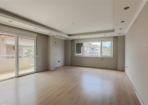 Квартира 3+1 в 200 м від моря в центрі Аланії