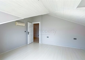 Квартира 3+1 в 200 м від моря в центрі Аланії