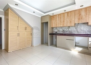 Квартира 3+1 в 200 м від моря в центрі Аланії