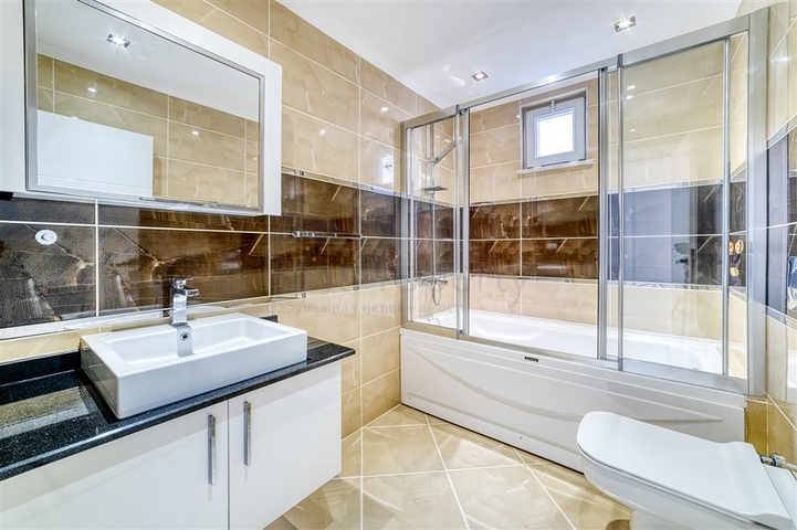 Простора вілла з видом на море і повним комплектом зручностей-ідеальне поєднання розкоші і затишку