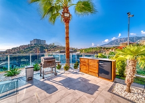 Простора вілла з видом на море і повним комплектом зручностей-ідеальне поєднання розкоші і затишку