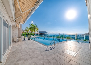 Простора вілла з видом на море і повним комплектом зручностей-ідеальне поєднання розкоші і затишку