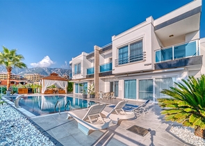 Простора вілла з видом на море і повним комплектом зручностей-ідеальне поєднання розкоші і затишку