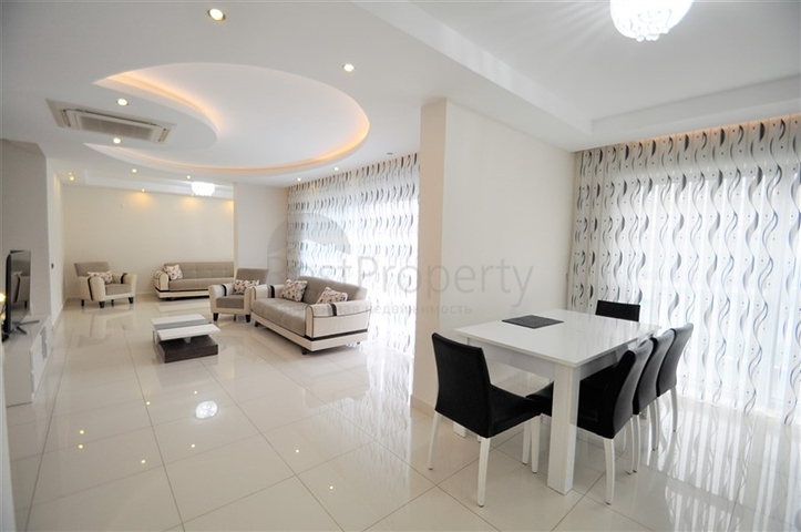 Апартаменти 2 + 1 в комплексі в 50 метрах від пляжу району Каргыджак