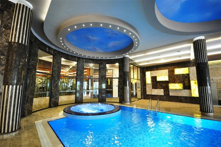 Апартаменти 2 + 1 в комплексі в 50 метрах від пляжу району Каргыджак