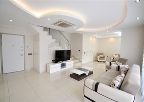 Апартаменти 2 + 1 в комплексі в 50 метрах від пляжу району Каргыджак