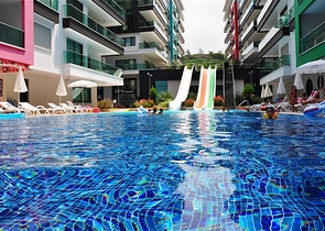 Апартаменти 2 + 1 в комплексі в 50 метрах від пляжу району Каргыджак