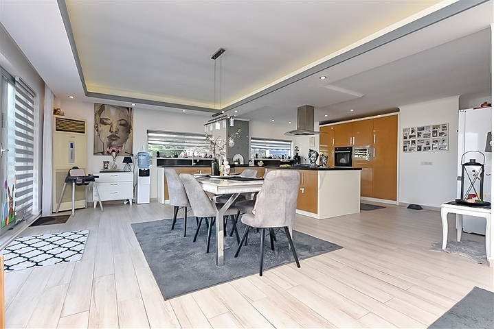 Розкішна вілла в оточенні природи і комфорту