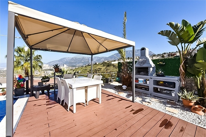 Розкішна вілла в оточенні природи і комфорту