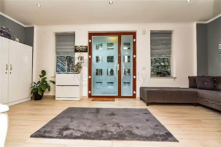 Розкішна вілла в оточенні природи і комфорту