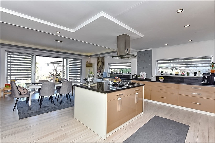 Розкішна вілла в оточенні природи і комфорту