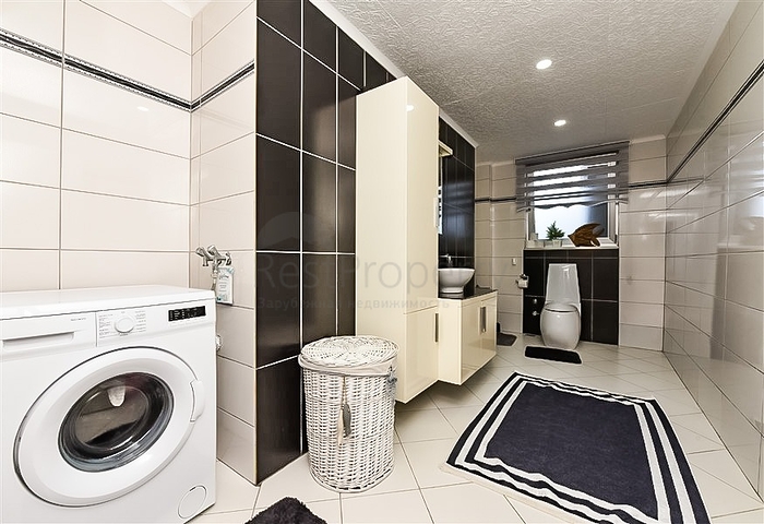 Розкішна вілла в оточенні природи і комфорту